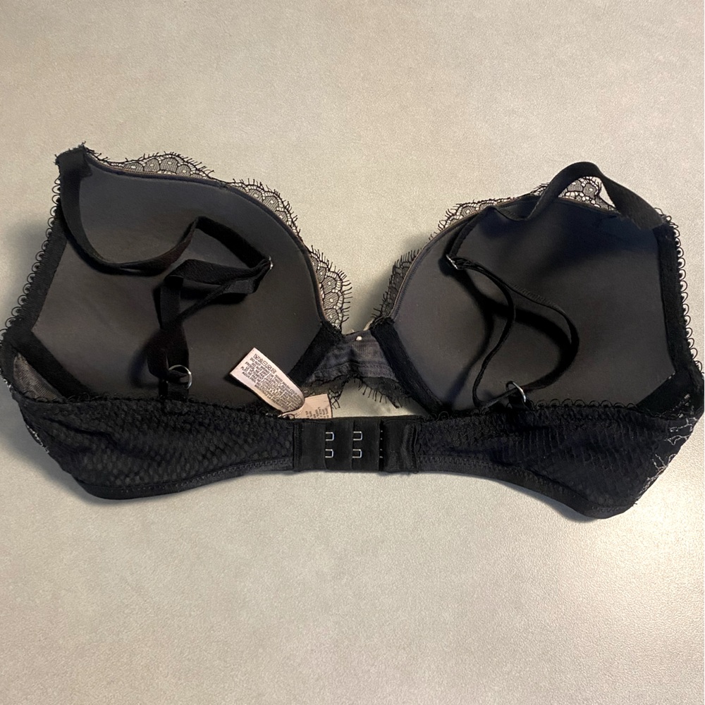 Victoria Secret Lace Push Up Bra size 32C - Picture 4 of 7